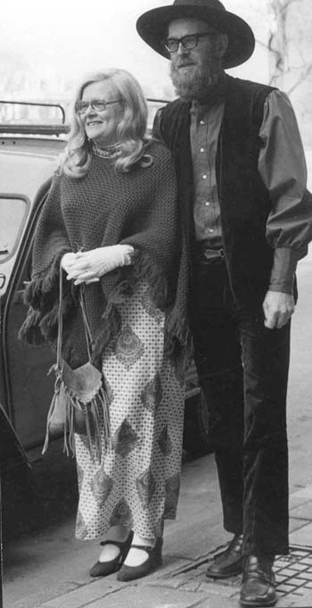 Lia en Otto Boetes, tijdens een studie- en trainingsjaar, in de Verenigde Staten in 1971. (Otto draagt een ‘Quakerhoed).